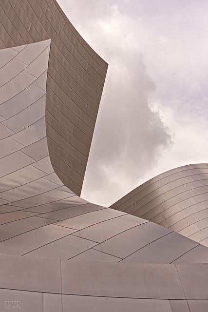 Walt Disney Concert Hall March 2006D - photograph by Zero Dean